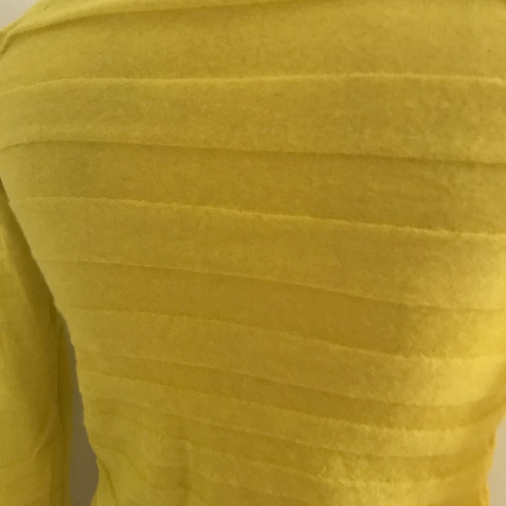 Sweater - Picture 4 of 4